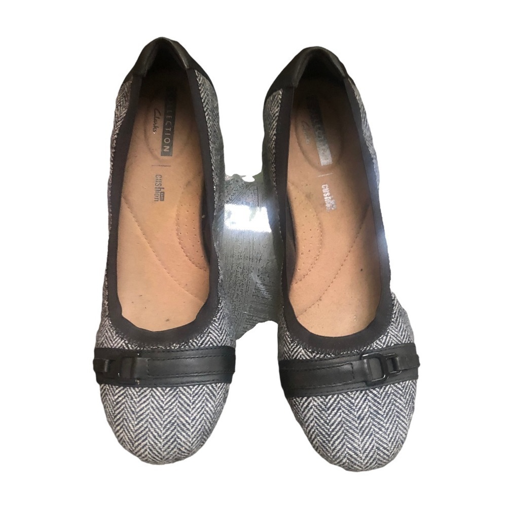 Beautiful Women’s Clark’s Wedge Gray Shoes Size 10 in Excellent Used Con…